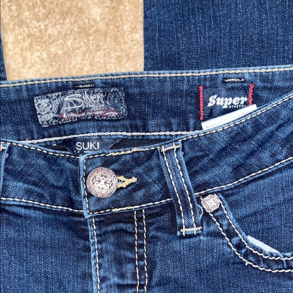 Silver Suki High Capri Jeans  Dark Indigo with Contrast Stitching - Picture 4 of 10